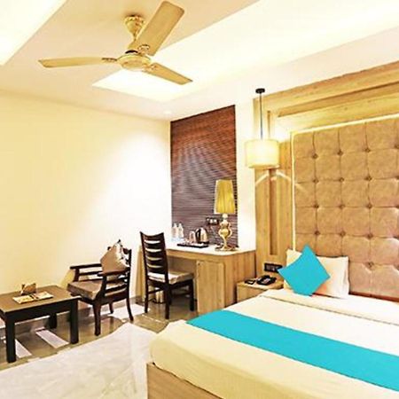 Fabhotel Ronald Inn Faridabad Exterior foto